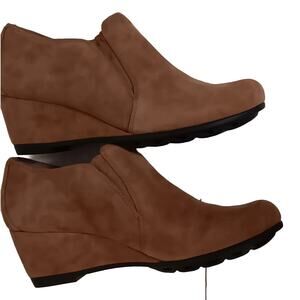 Easy Spirit  Ankle Shoe Boot Wedge Taupe Suede 8.5 Med Comfort Casual